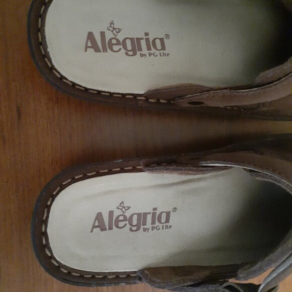 Alegria Bryn Cocoa Clog - Picture 9 of 10